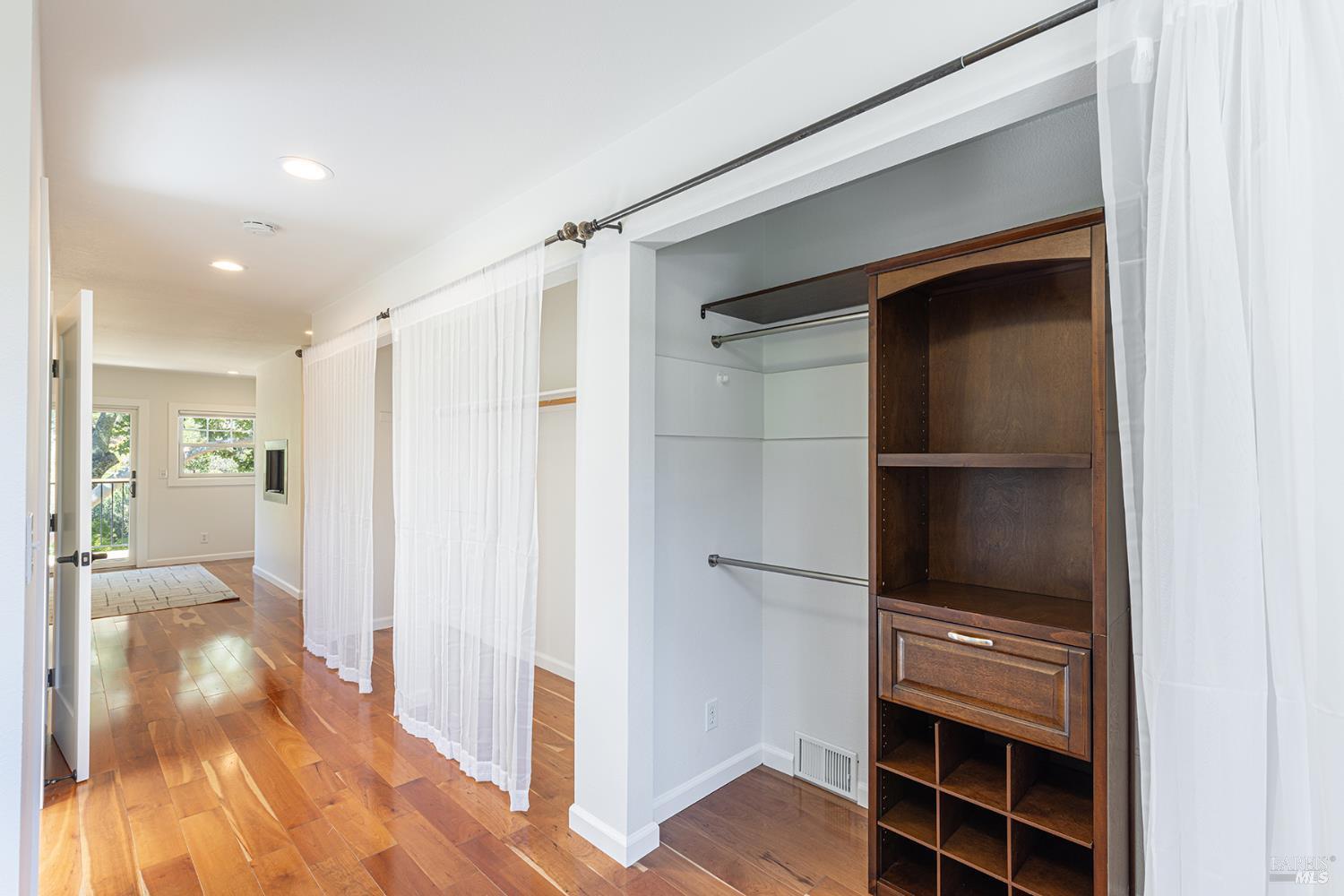 Glen Ellen, California, 95442, United States, 4 Bedrooms Bedrooms, ,3 BathroomsBathrooms,Residential,For Sale,1904205