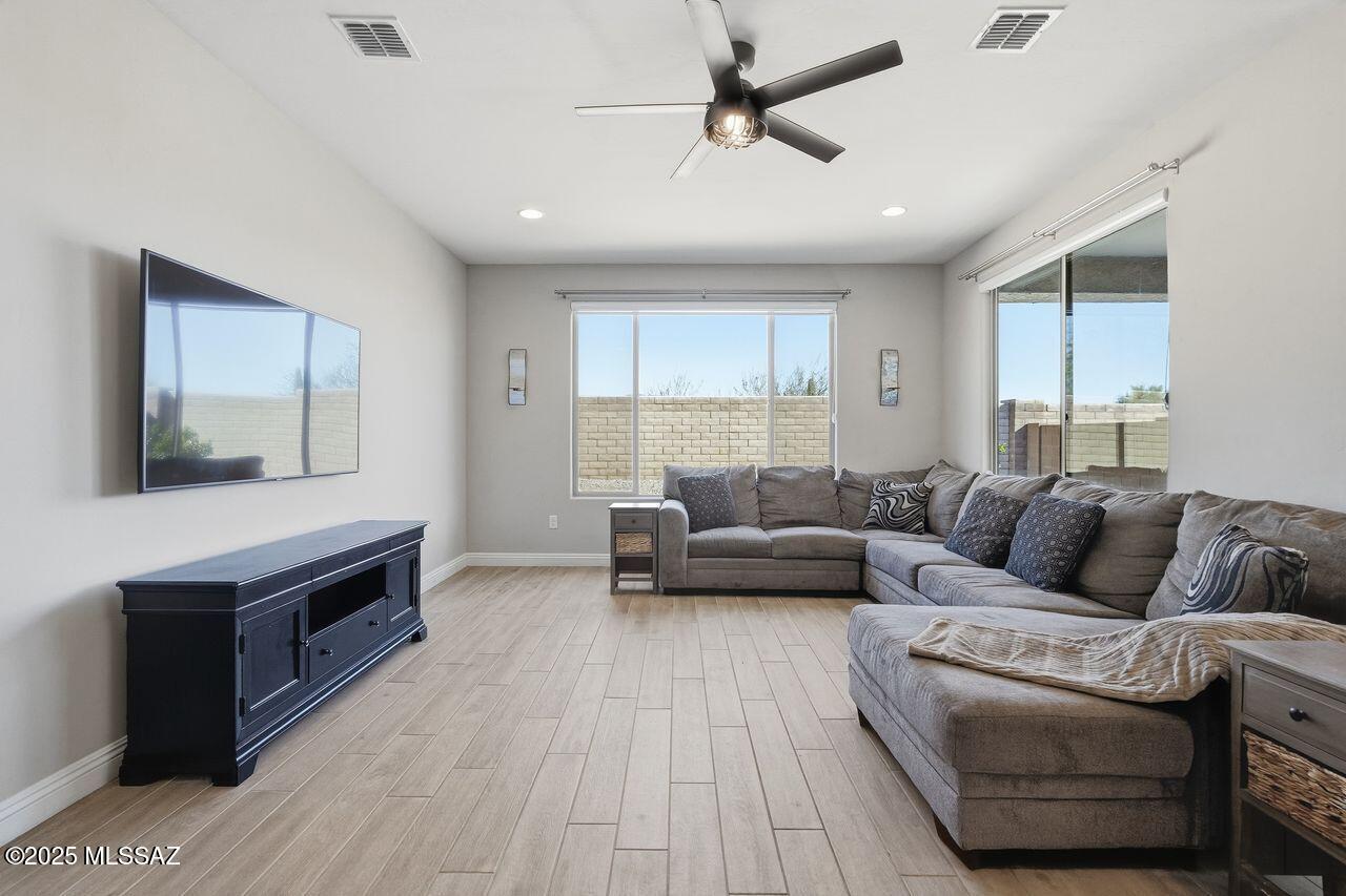 Marana, Arizona, 85742, United States, 4 Bedrooms Bedrooms, ,3 BathroomsBathrooms,Residential,For Sale,2003144