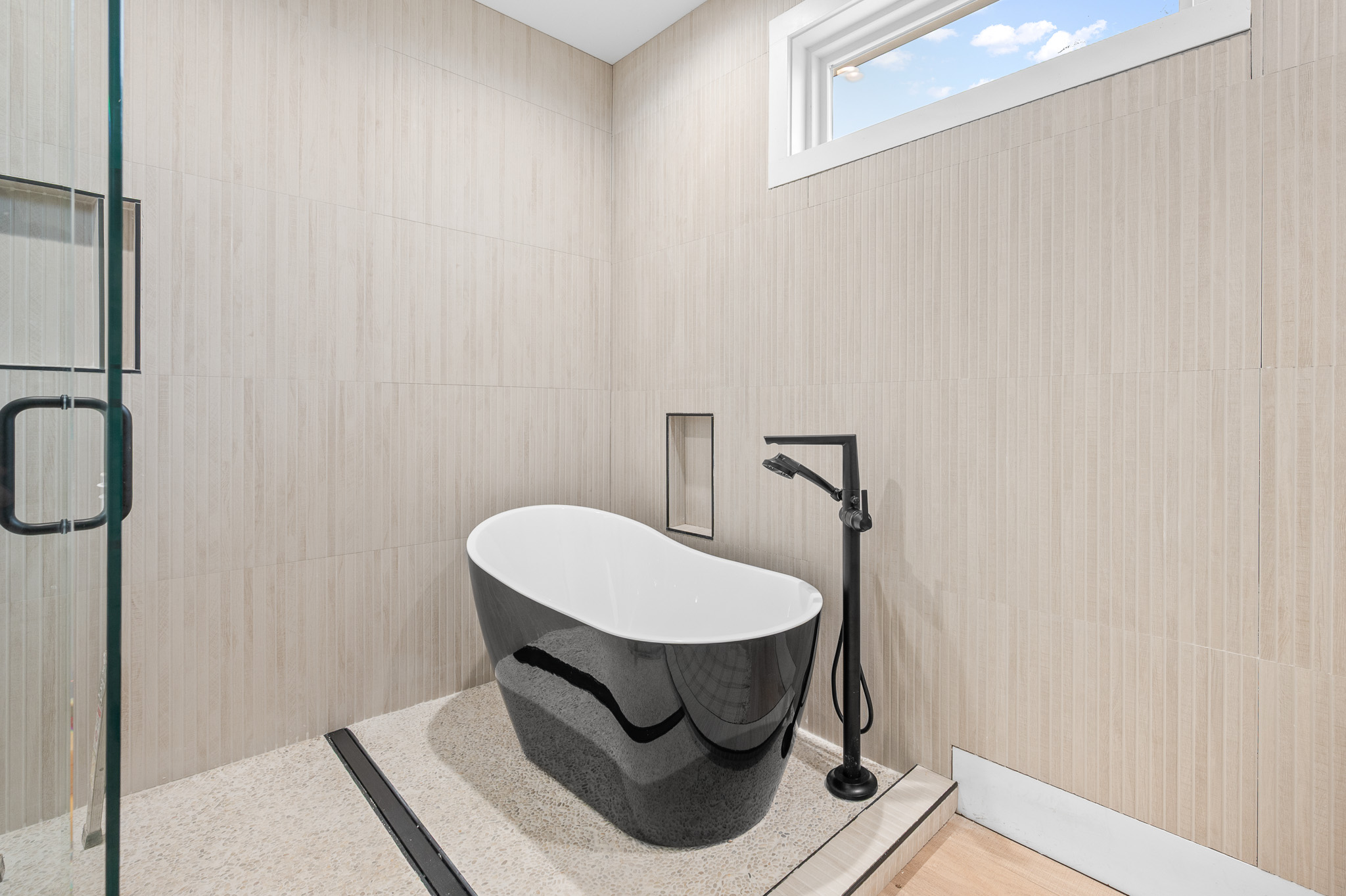 Goode, Virginia, 24556, United States, 3 Bedrooms Bedrooms, ,3 BathroomsBathrooms,Residential,For Sale,2005449