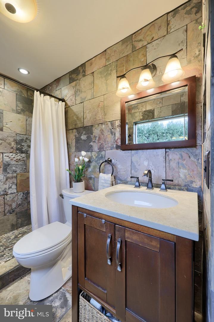 Lancaster, Pennsylvania, 17601, United States, 4 Bedrooms Bedrooms, ,3 BathroomsBathrooms,Residential,For Sale,1999084