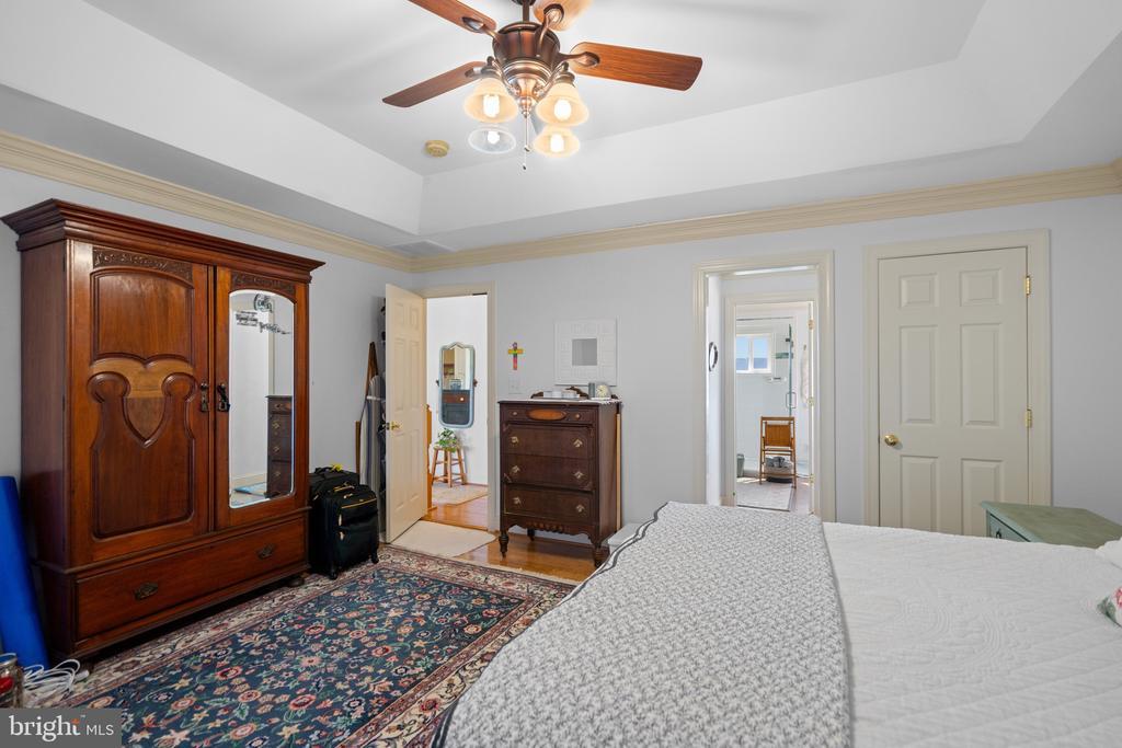 Gore, Virginia, 22637, United States, 4 Bedrooms Bedrooms, ,4 BathroomsBathrooms,Residential,For Sale,1987916