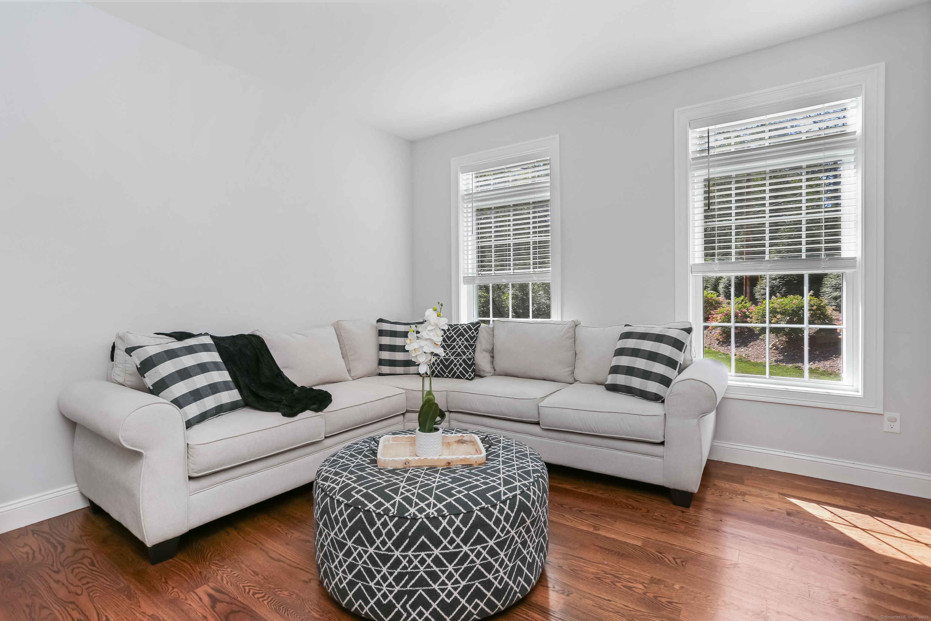 Shelton, Connecticut, 06484, United States, 4 Bedrooms Bedrooms, ,3 BathroomsBathrooms,Residential,For Sale,1939278