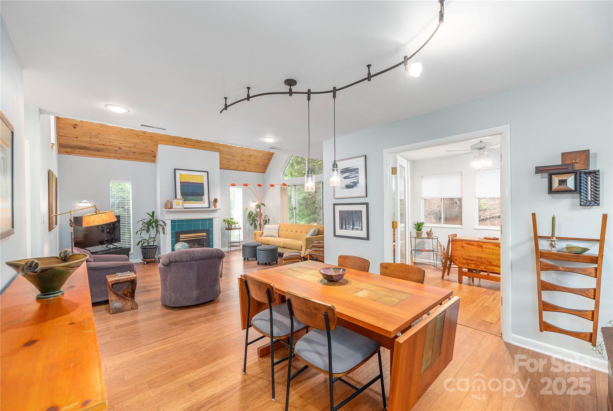 Asheville, North Carolina, 28804, United States, 3 Bedrooms Bedrooms, ,3 BathroomsBathrooms,Residential,For Sale,1905556