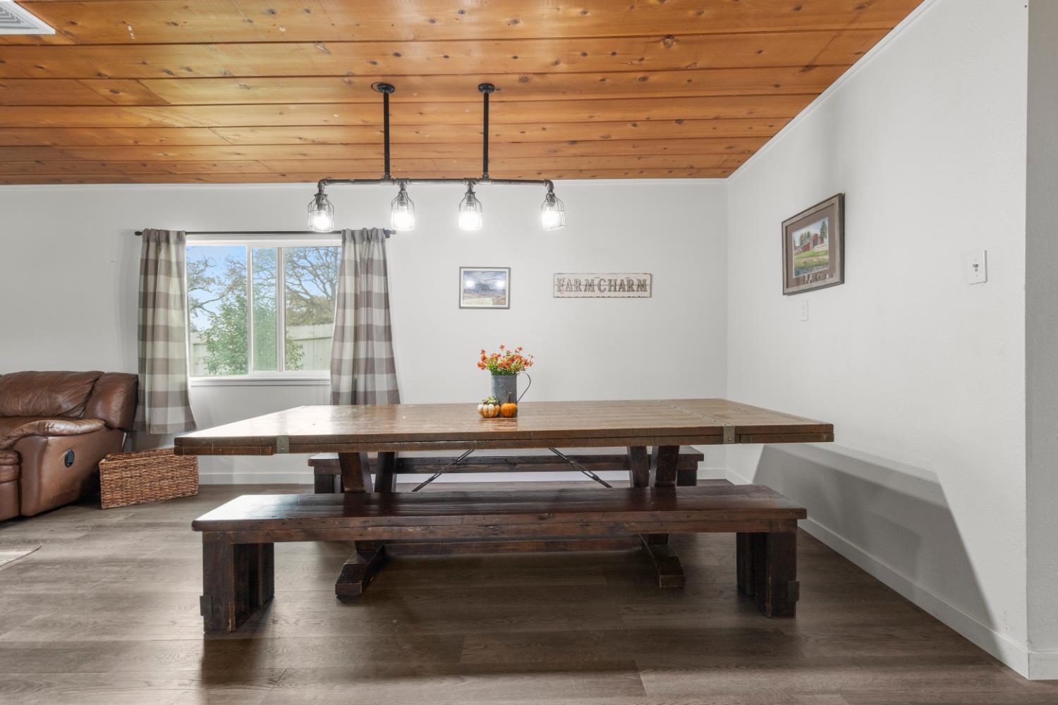 Lincoln, California, 95648, United States, 4 Bedrooms Bedrooms, ,2 BathroomsBathrooms,Residential,For Sale,1999522