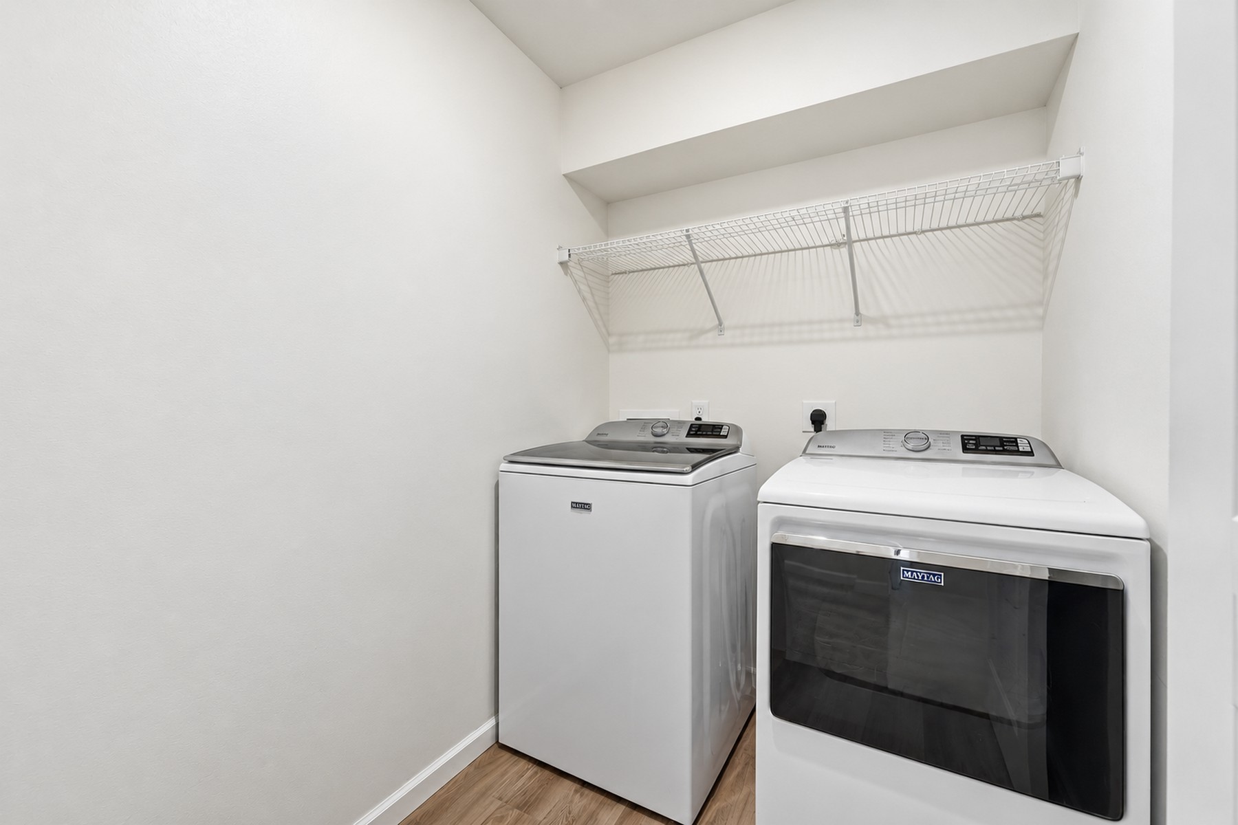  Well-Maintained 4 Bedroom Newer Built Home - 物件實景