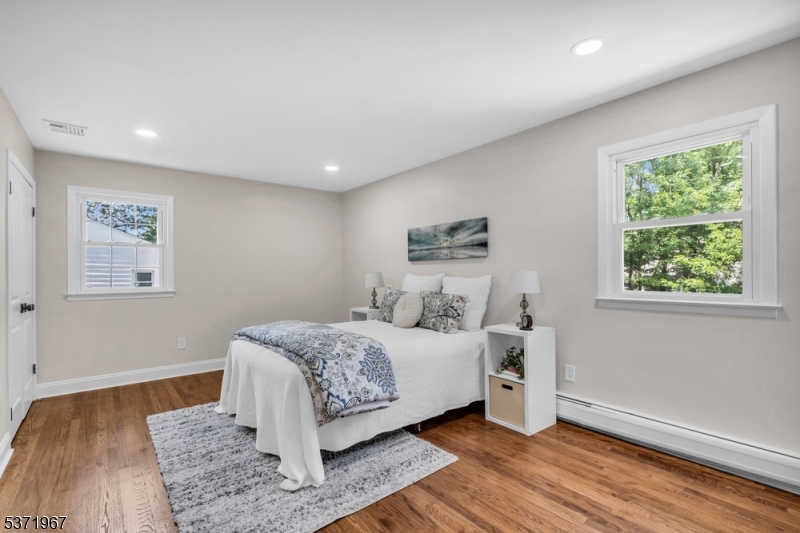 Berkeley Heights Twp., New Jersey, 07922, United States, 5 Bedrooms Bedrooms, ,3 BathroomsBathrooms,Residential,For Sale,1927400