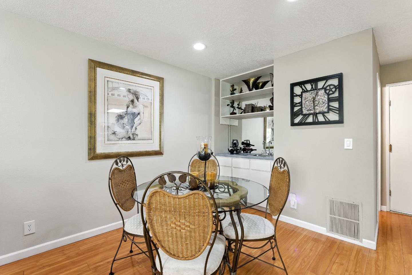 San Jose, California, 95123, United States, 2 Bedrooms Bedrooms, ,3 BathroomsBathrooms,Residential,For Sale,1903662
