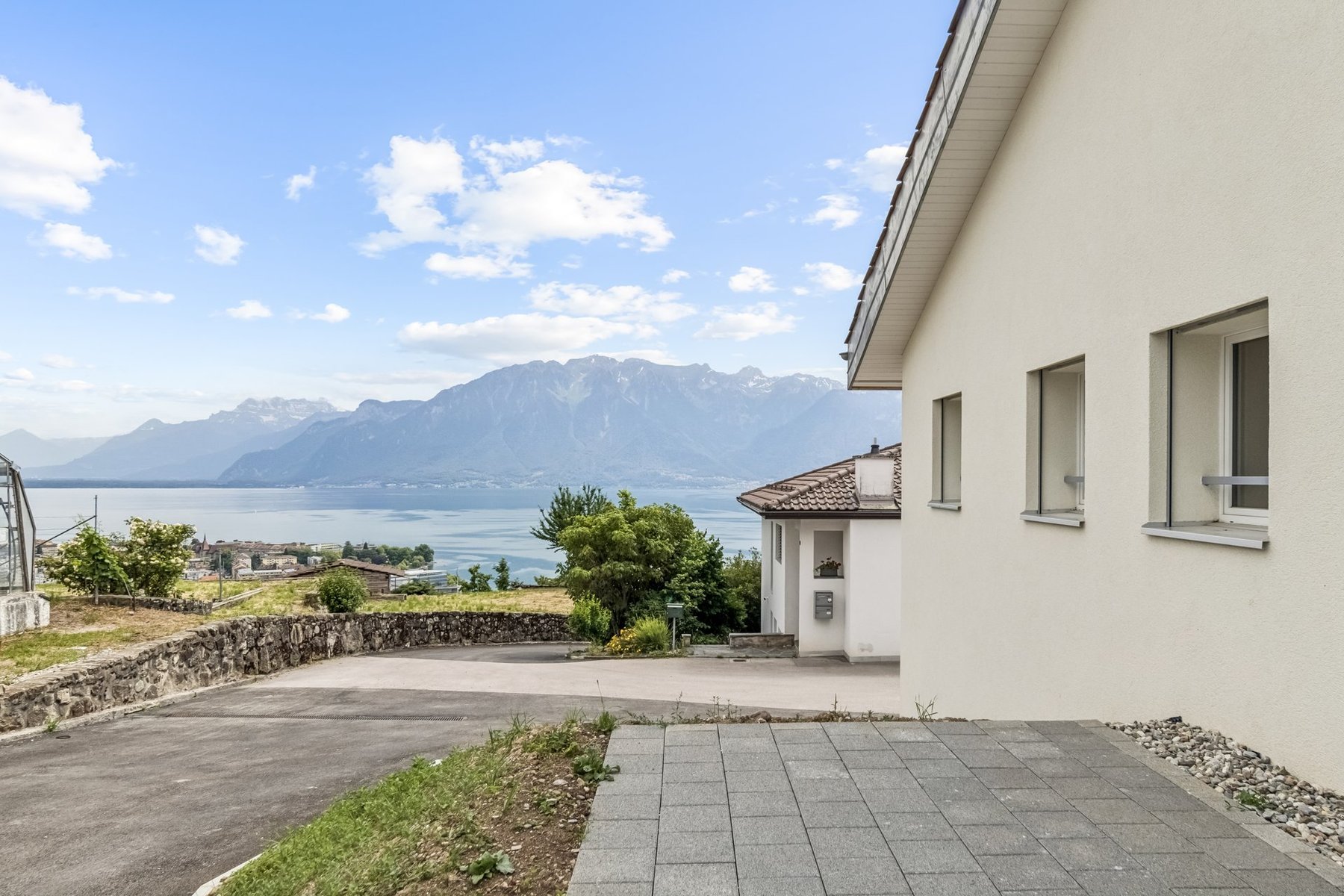  House with 2 fully renovated apartments - 物件實景