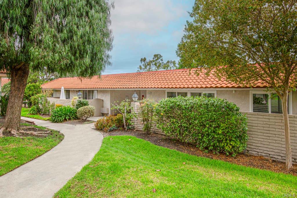 Laguna Woods, California, 92637, United States, 2 Bedrooms Bedrooms, ,1 BathroomBathrooms,Residential,For Sale,1999201