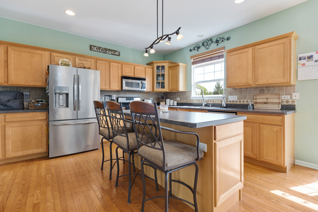 Huntley, Illinois, 60142, United States, 5 Bedrooms Bedrooms, ,3 BathroomsBathrooms,Residential,For Sale,1982974