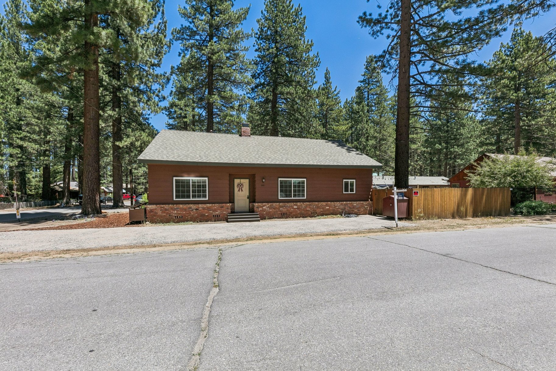  Remodeled Classic Tahoe Cabin - 物件實景