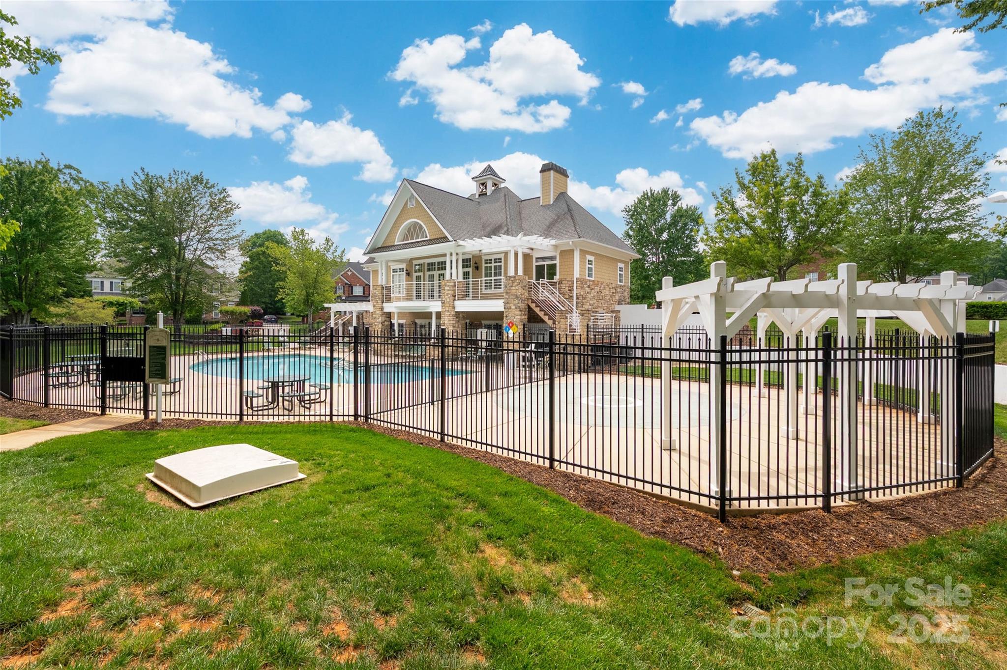 Charlotte, North Carolina, 28213, United States, 4 Bedrooms Bedrooms, ,3 BathroomsBathrooms,Residential,For Sale,1794508