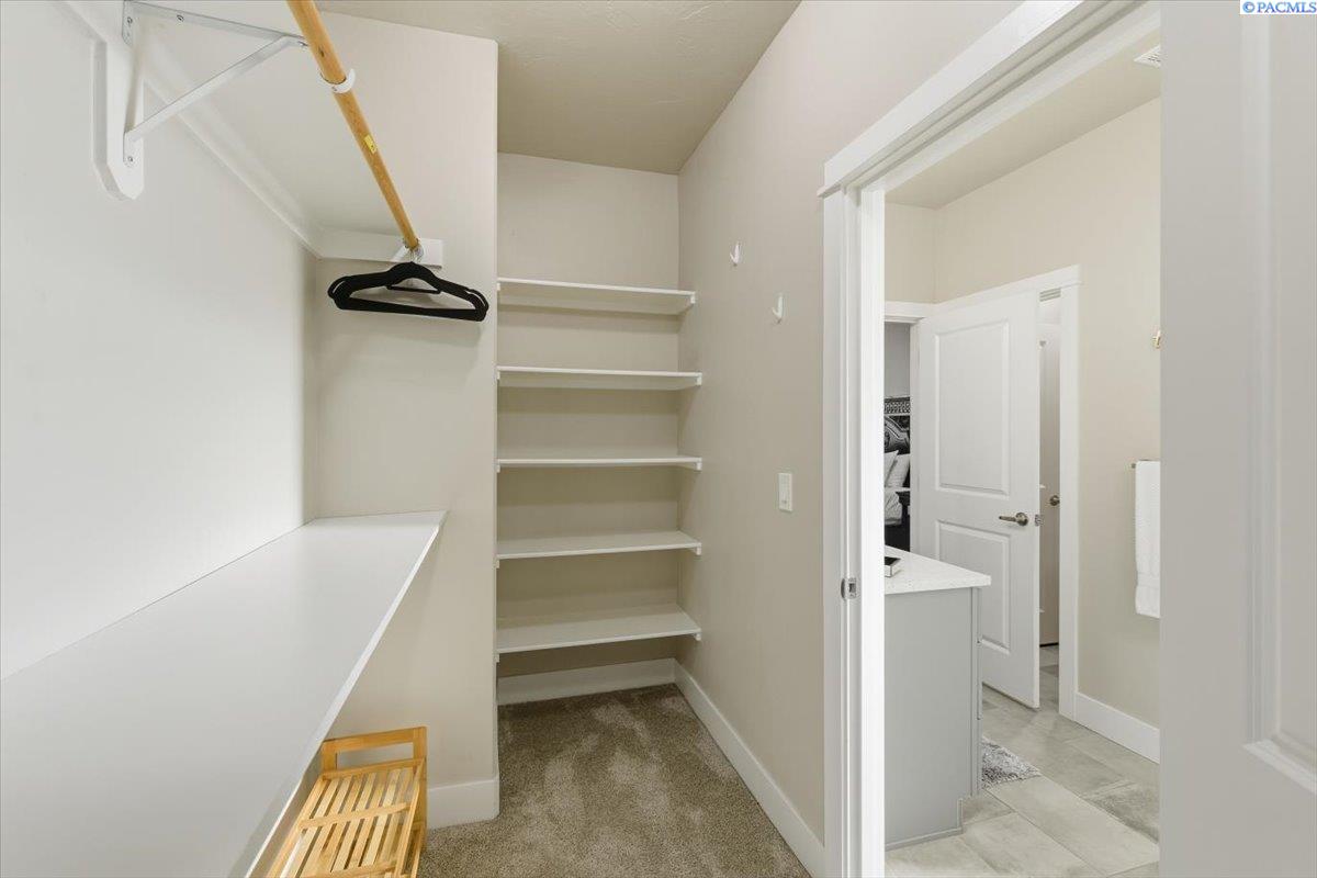 Richland, Washington, 99352, United States, 3 Bedrooms Bedrooms, ,2 BathroomsBathrooms,Residential,For Sale,1991630