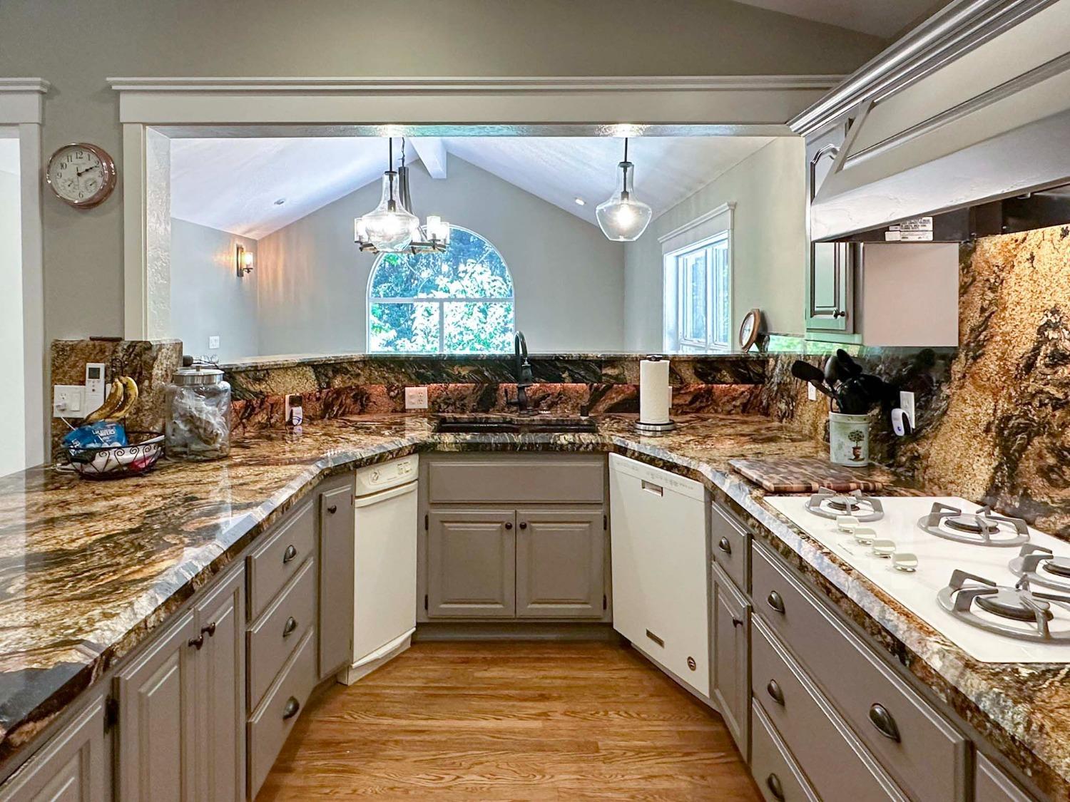 Nevada City, California, 95959, United States, 3 Bedrooms Bedrooms, ,2 BathroomsBathrooms,Residential,For Sale,1988605