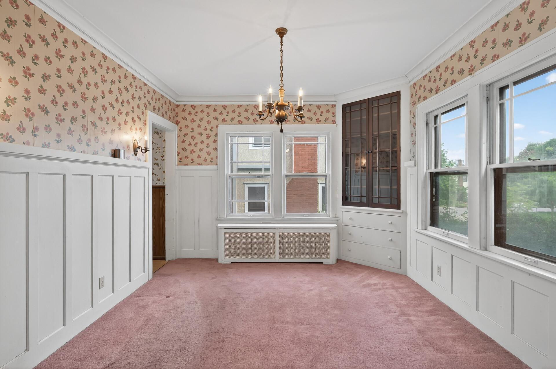 Minneapolis, Minnesota, 55409, United States, 4 Bedrooms Bedrooms, ,2 BathroomsBathrooms,Residential,For Sale,1959078