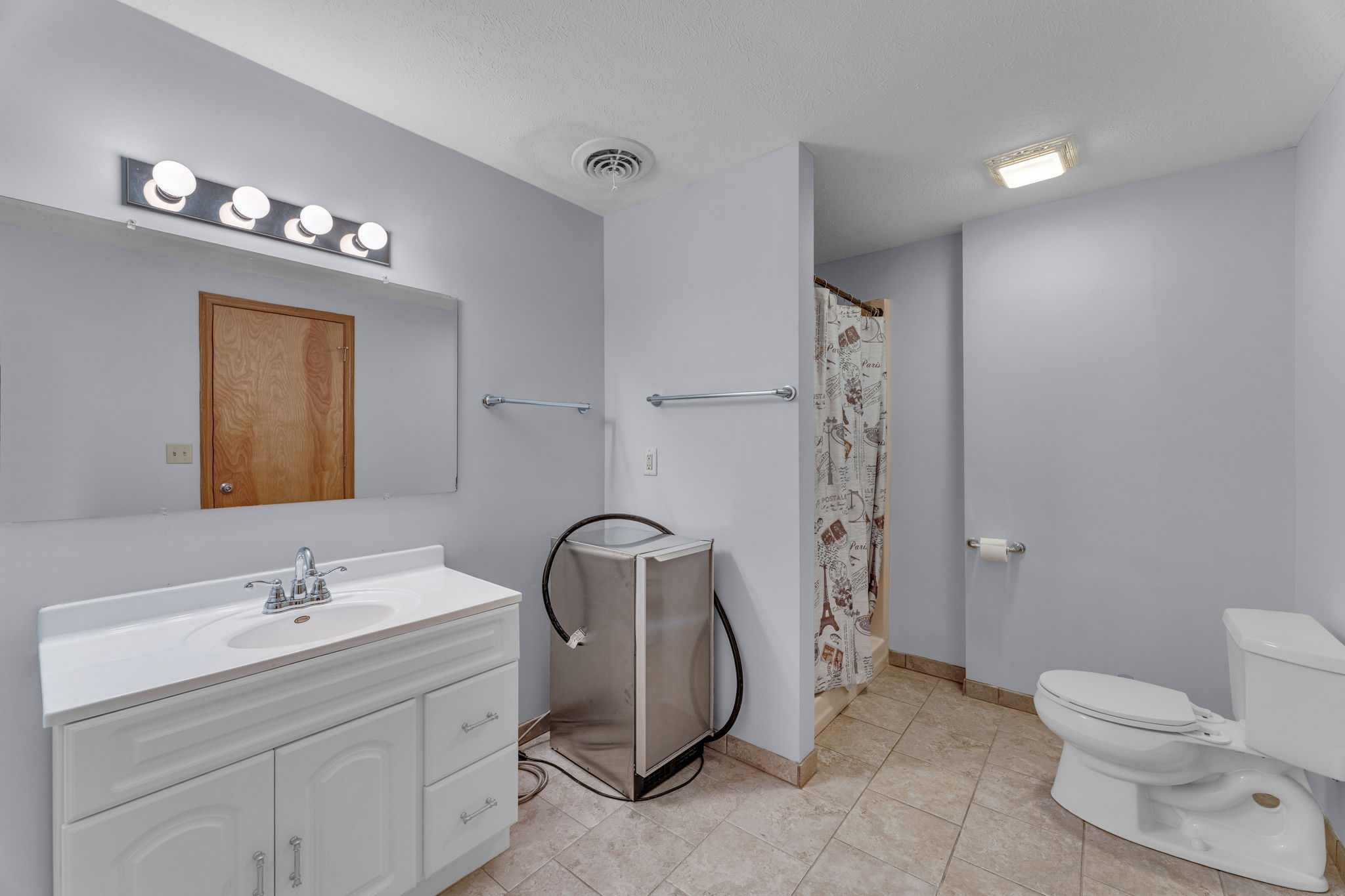 Topeka, Kansas, 66615, United States, 4 Bedrooms Bedrooms, ,8 BathroomsBathrooms,Residential,For Sale,1848877