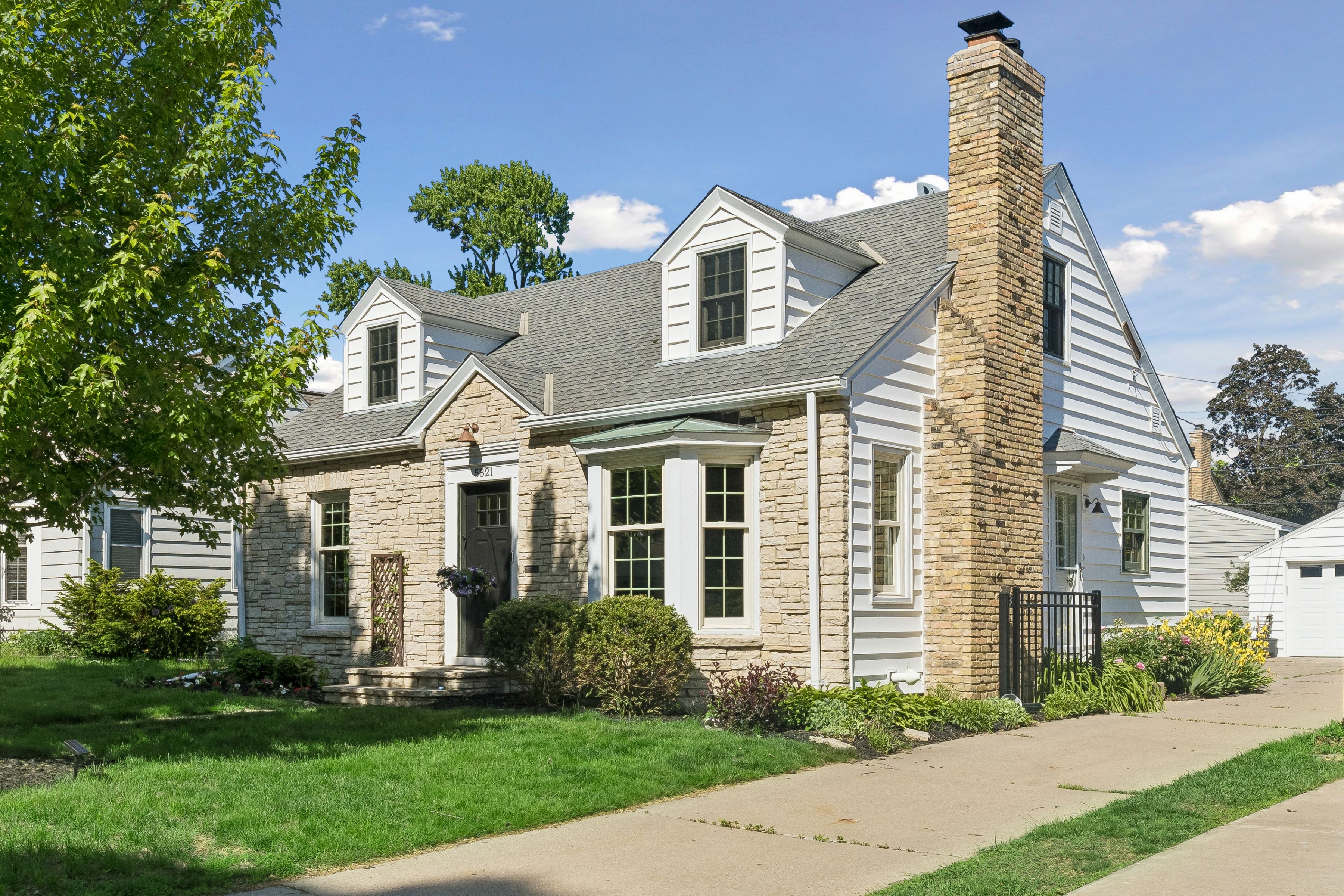  Elegant Cape Cod Living with Timeless Architectural Detail - 物件實景