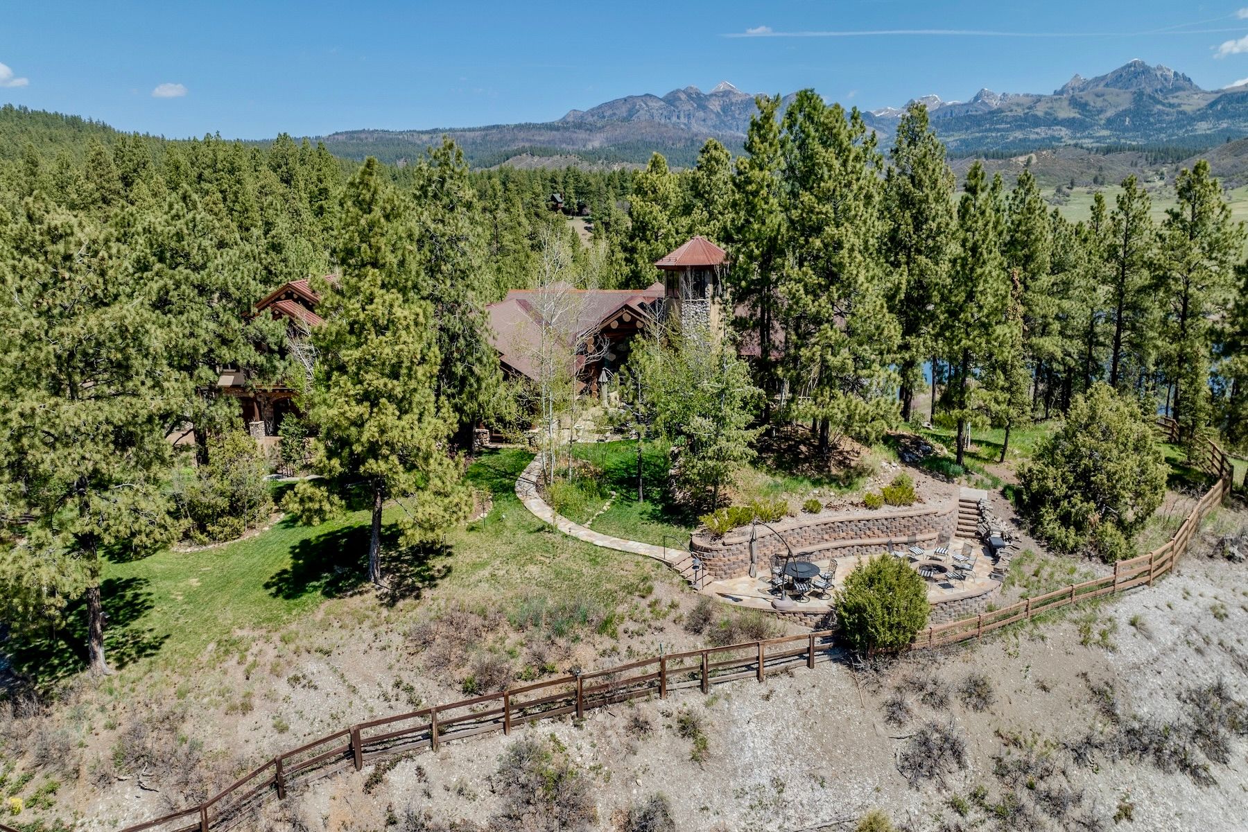  Elk Pointe Estate - 物件實景