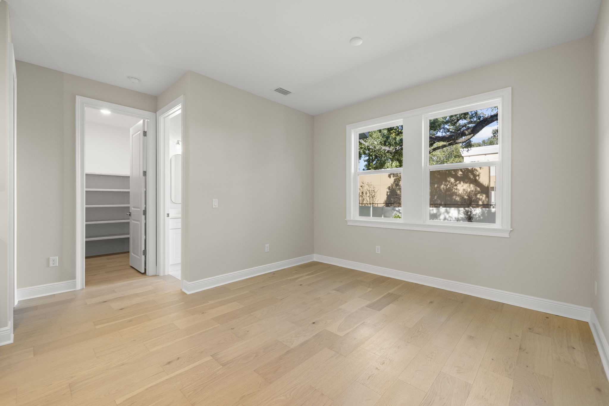 Tampa, Florida, 33629, United States, 4 Bedrooms Bedrooms, ,5 BathroomsBathrooms,Residential,For Sale,1986126