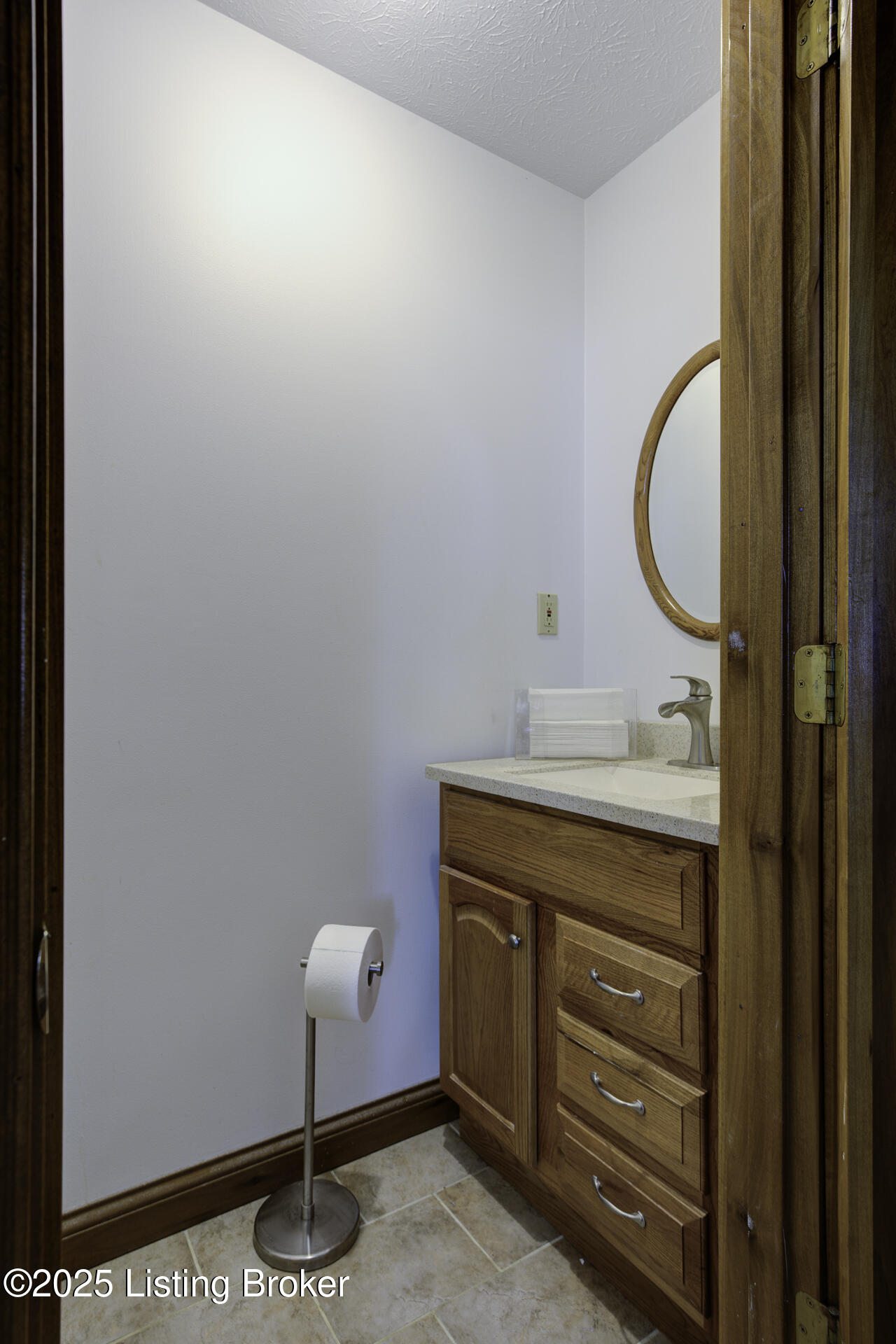 Bloomfield, Kentucky, 40008, United States, 3 Bedrooms Bedrooms, ,3 BathroomsBathrooms,Residential,For Sale,2000551