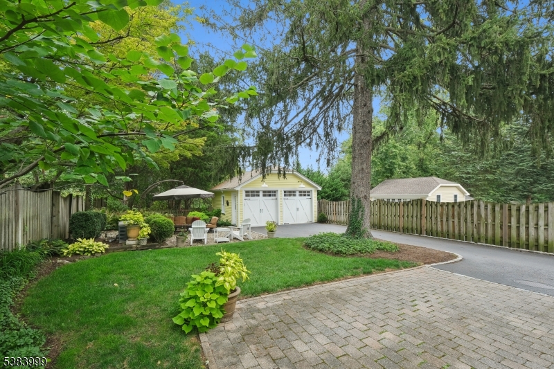 Millburn Twp., New Jersey, 07078, United States, 3 Bedrooms Bedrooms, ,3 BathroomsBathrooms,Residential,For Sale,1988129