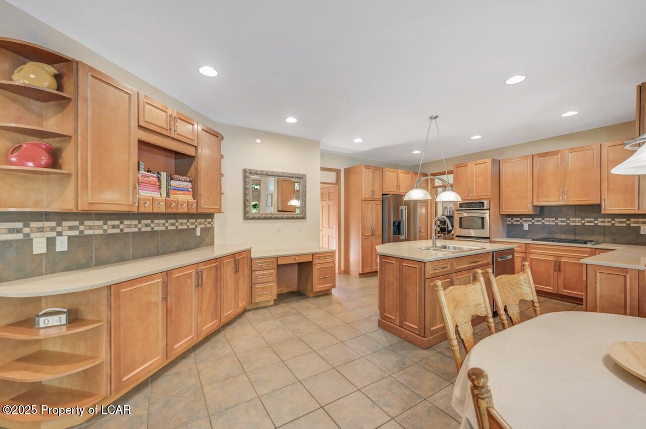 Mountain Top, Pennsylvania, 18707, United States, 4 Bedrooms Bedrooms, ,5 BathroomsBathrooms,Residential,For Sale,1944925