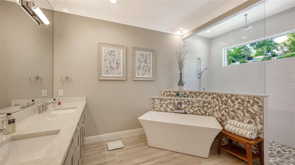 Sarasota, Florida, 34236, United States, 3 Bedrooms Bedrooms, ,4 BathroomsBathrooms,Residential,For Sale,1987814