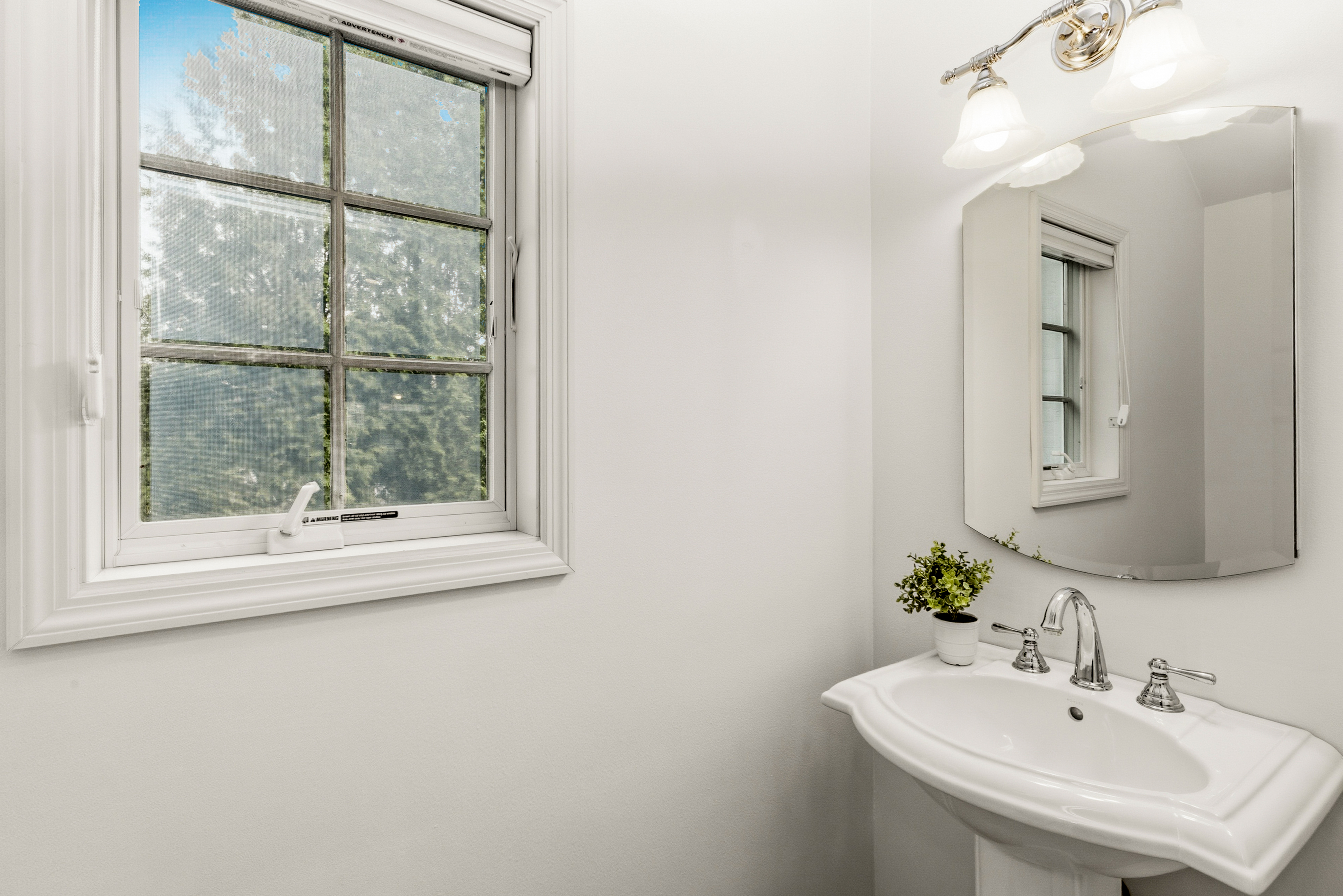  Timeless Residence in Elm Grove - 物件實景