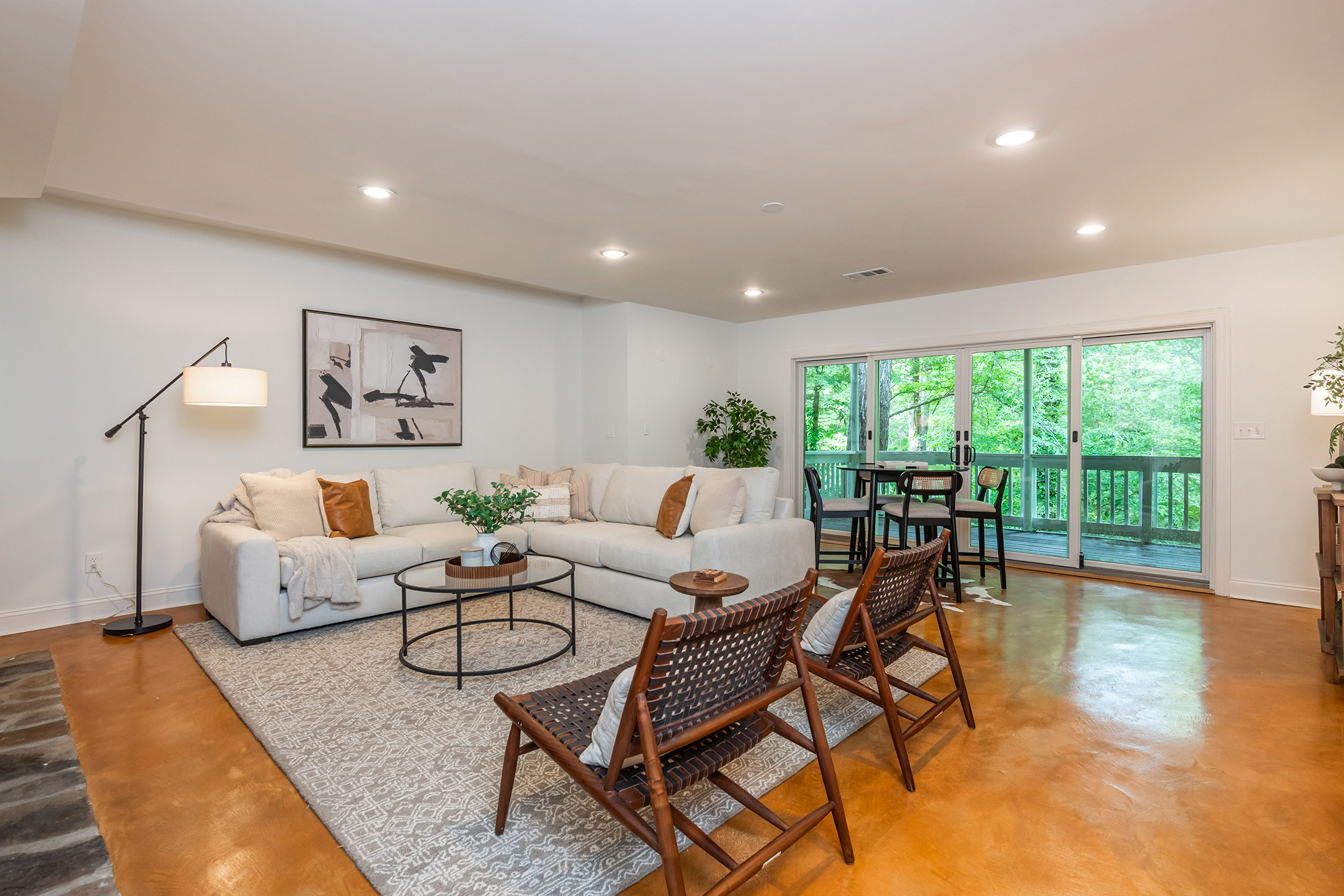  Thoughtfully Renovated Contemporary Home - 物件實景