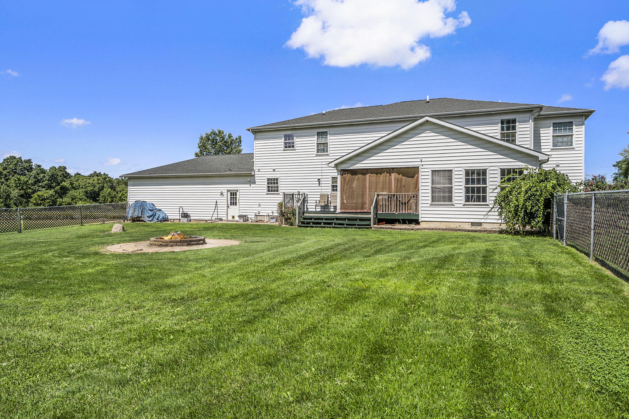 Chesterton, Indiana, 46304, United States, 5 Bedrooms Bedrooms, ,2 BathroomsBathrooms,Residential,For Sale,1973934