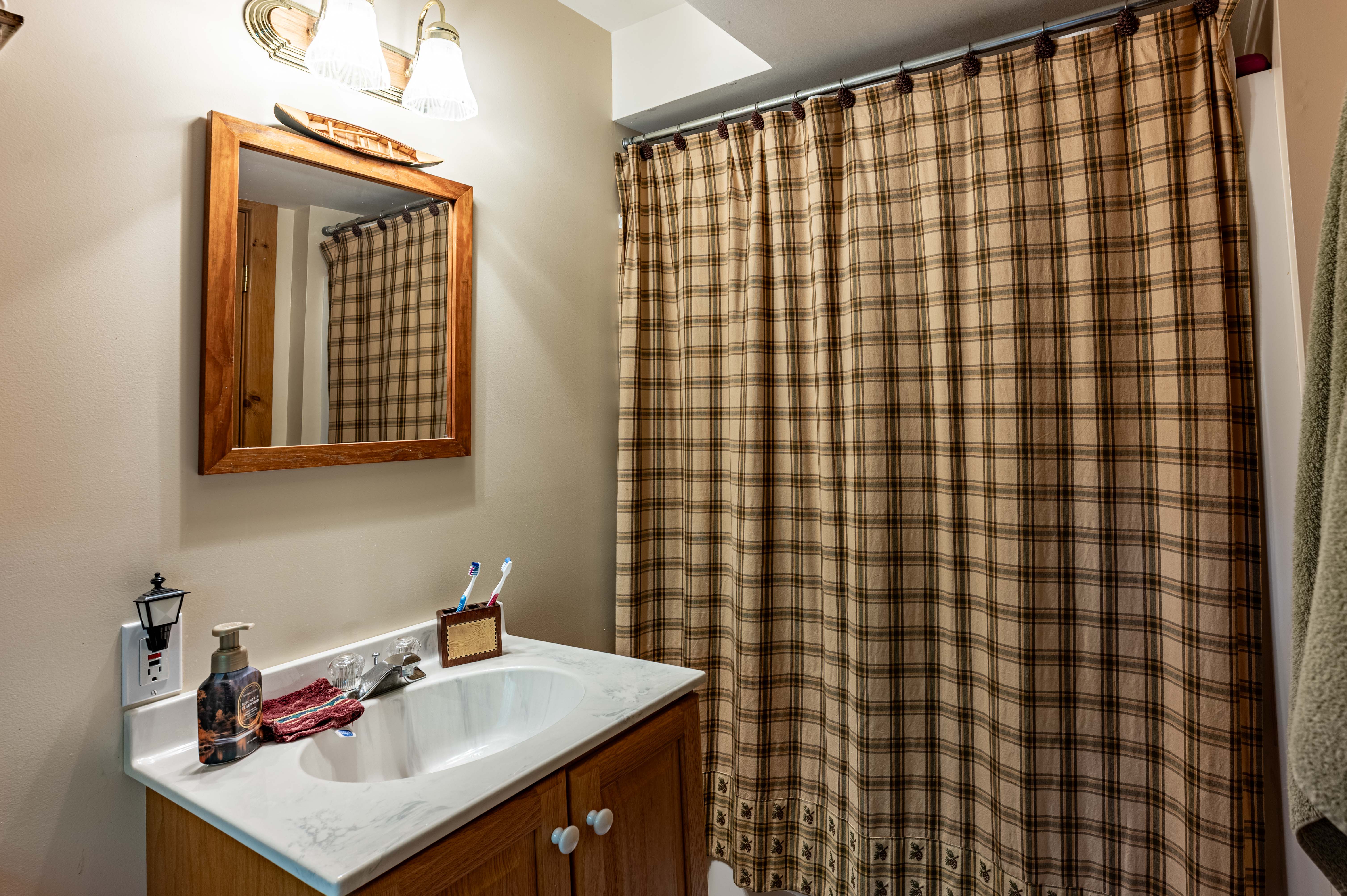  148 Jerry Savarie Road, Indian Lake, NY 12842 - 物件實景
