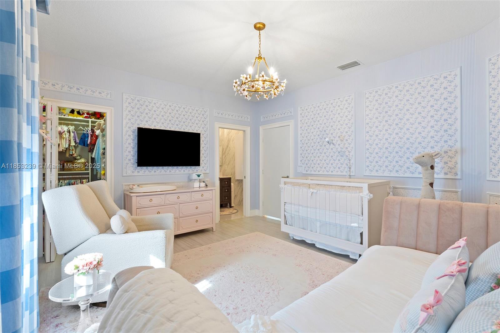 Weston, Florida, 33327, United States, 5 Bedrooms Bedrooms, ,6 BathroomsBathrooms,Residential,For Sale,1919791