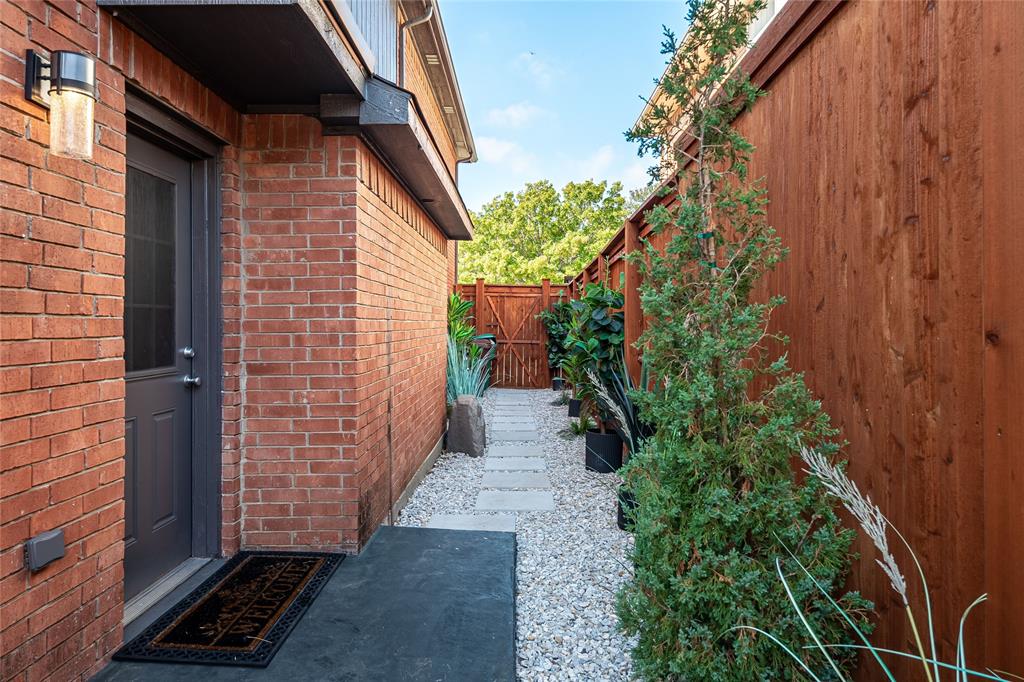 Denton, Texas, 76210, United States, 5 Bedrooms Bedrooms, ,3 BathroomsBathrooms,Residential,For Sale,1972740