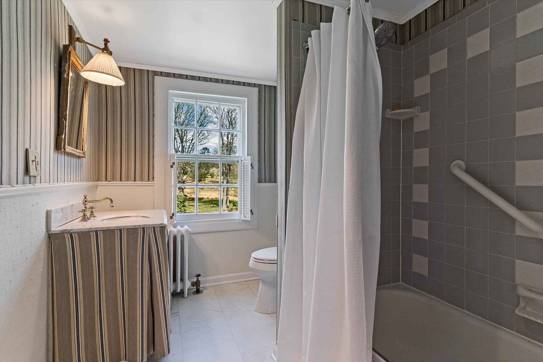  Timeless Character with an Exceptional Setting - 物件實景