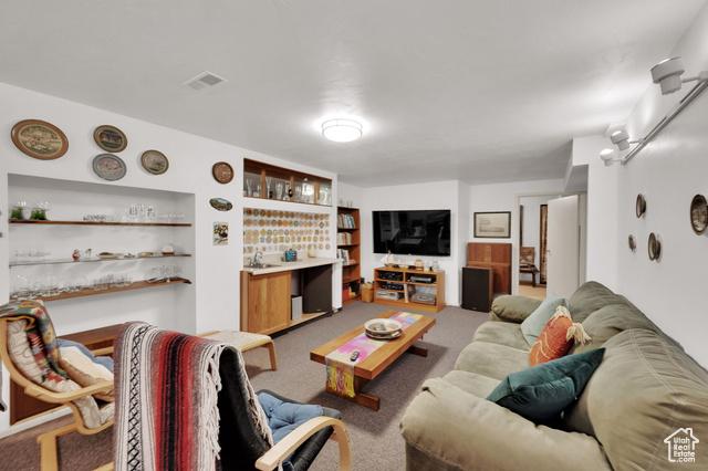 Sandy, Utah, 84092, United States, 4 Bedrooms Bedrooms, ,3 BathroomsBathrooms,Residential,For Sale,1938021