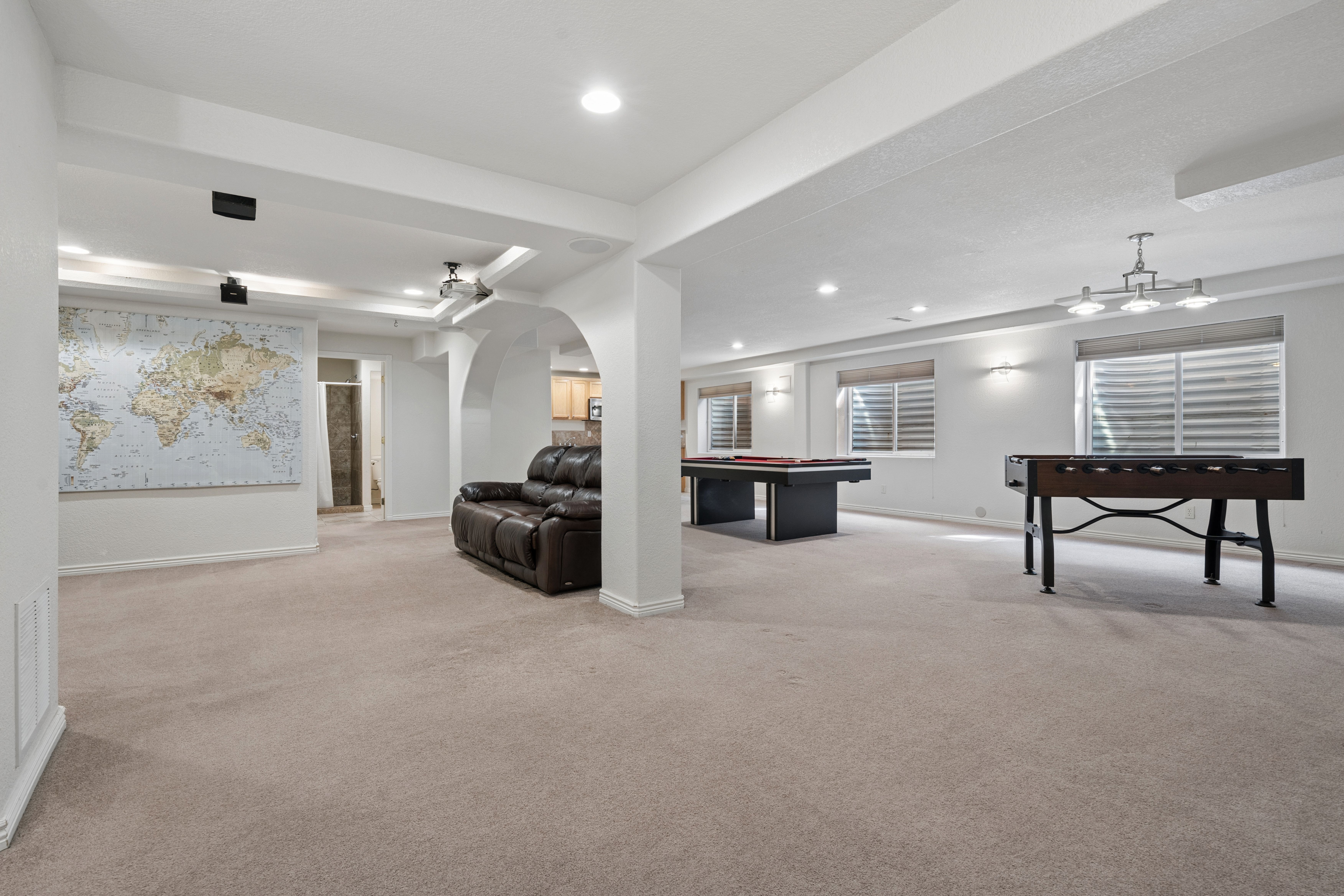  This Home Designed to Accommodate Life Beautifully - 物件實景