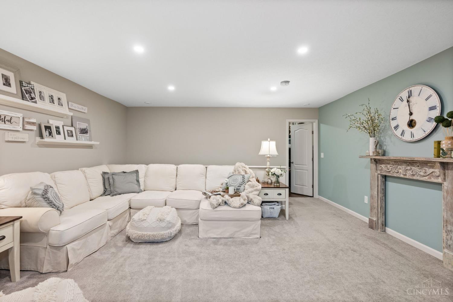 Middletown, Ohio, 45005, United States, 3 Bedrooms Bedrooms, ,2 BathroomsBathrooms,Residential,For Sale,1997212