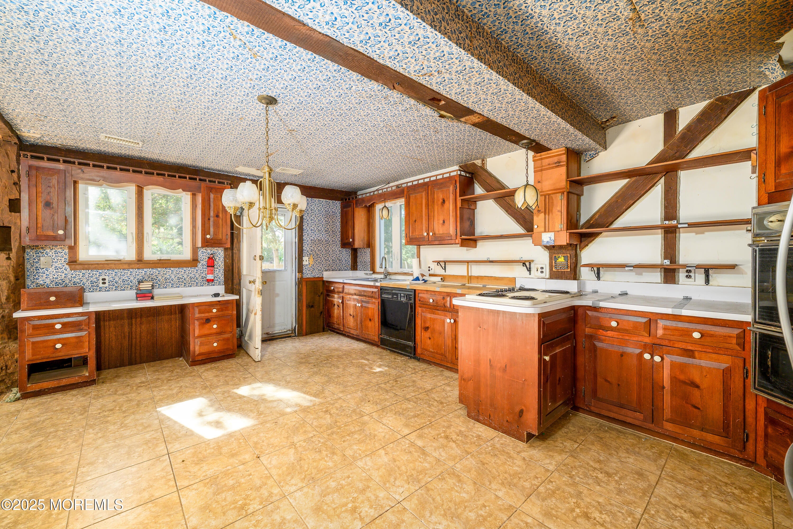 Marlboro, New Jersey, 07746, United States, 3 Bedrooms Bedrooms, ,3 BathroomsBathrooms,Residential,For Sale,1974582