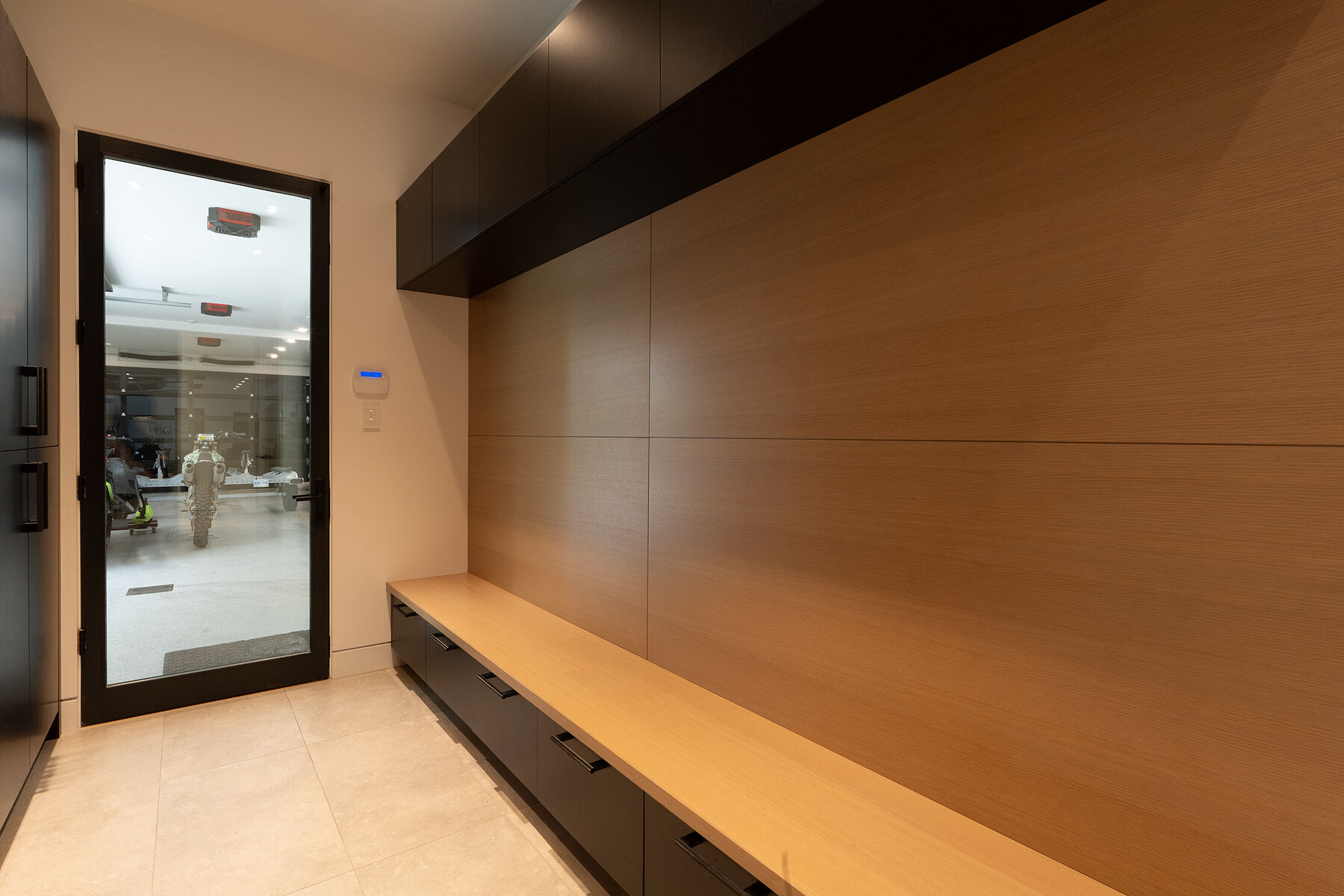  Luxury on the Abbott Corridor - 物件實景