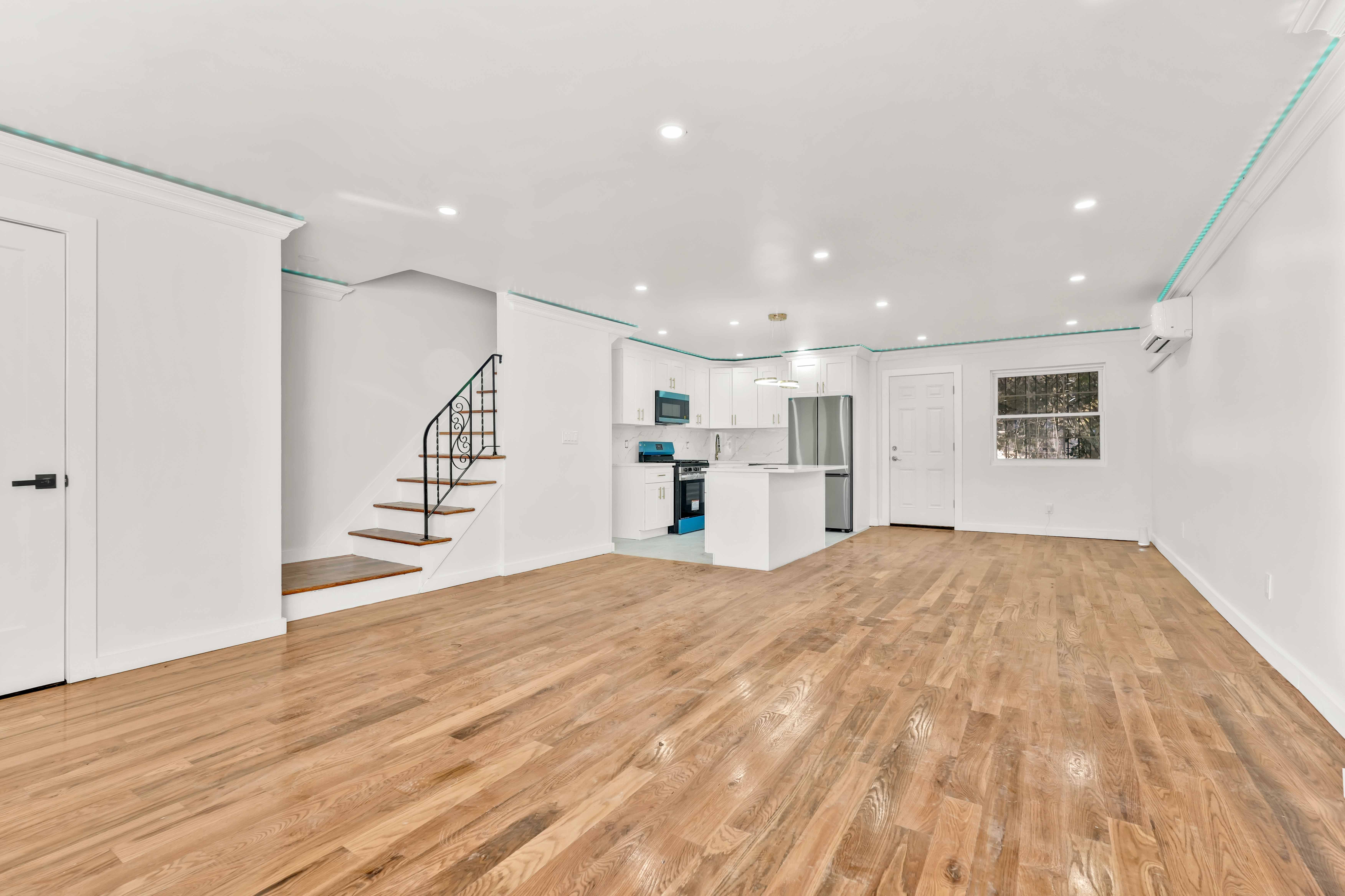 Brooklyn, New York, 11207, United States, 5 Bedrooms Bedrooms, ,4 BathroomsBathrooms,Residential,For Sale,1974760