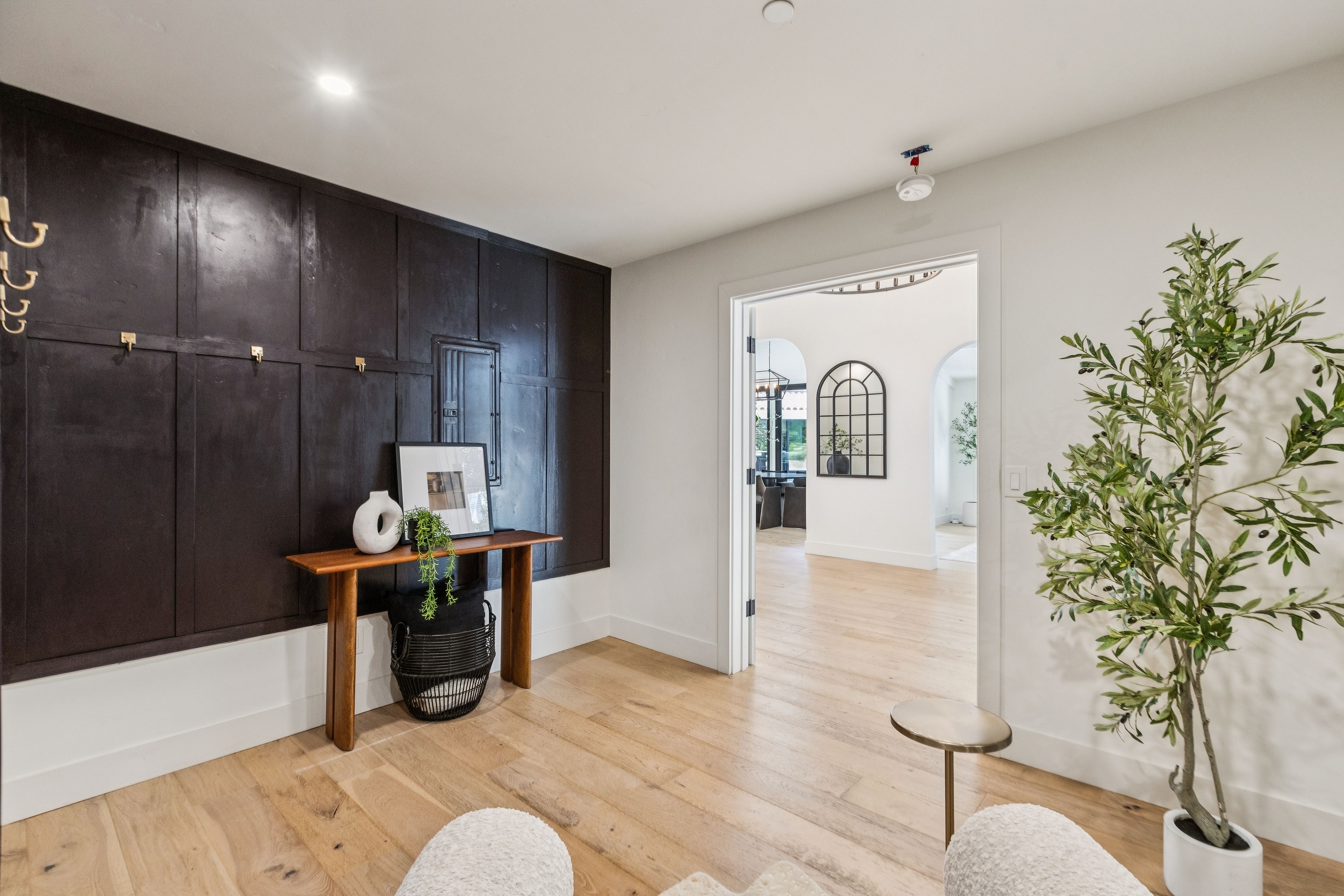  Private Gated Sanctuary With Expansive Outdoor Living - 物件實景