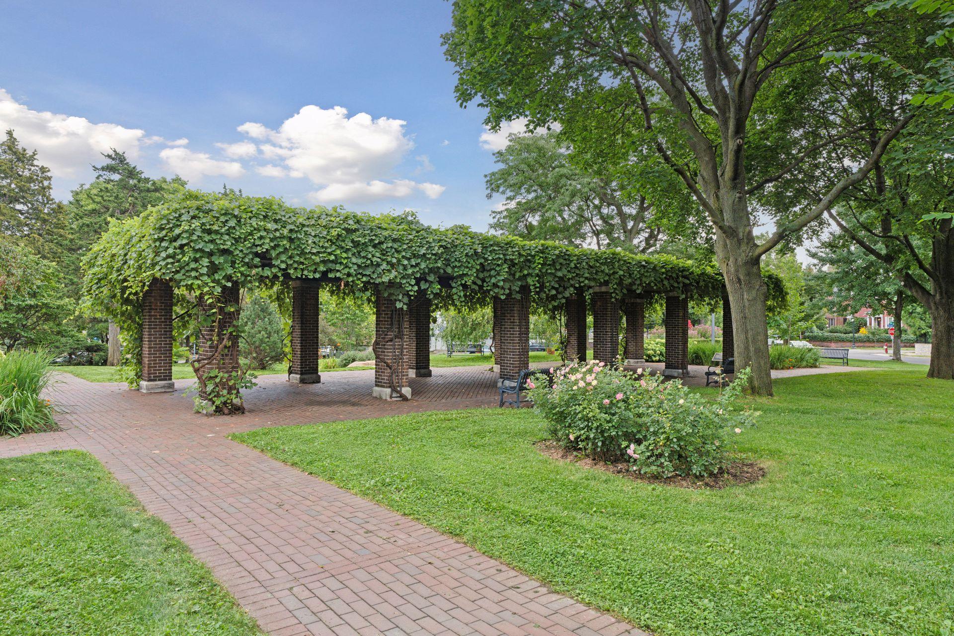 Minneapolis, Minnesota, 55403, United States, ,Residential,For Sale,1948501