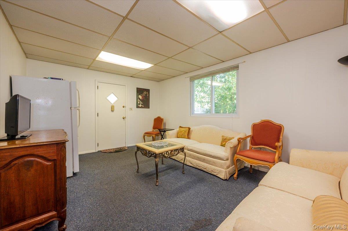 Dix Hills, New York, 11746, United States, 5 Bedrooms Bedrooms, ,3 BathroomsBathrooms,Residential,For Sale,1941018