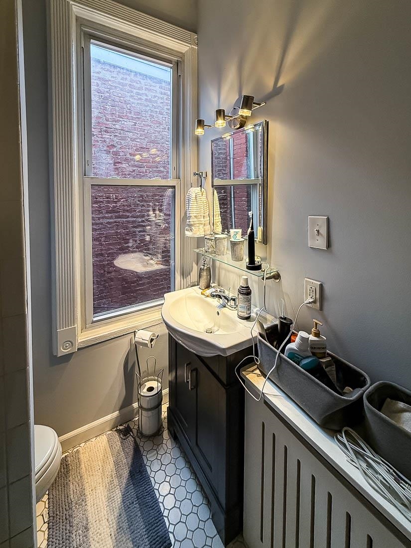 Jersey City, New Jersey, 07304, United States, 4 Bedrooms Bedrooms, ,2 BathroomsBathrooms,Residential,For Sale,1989150