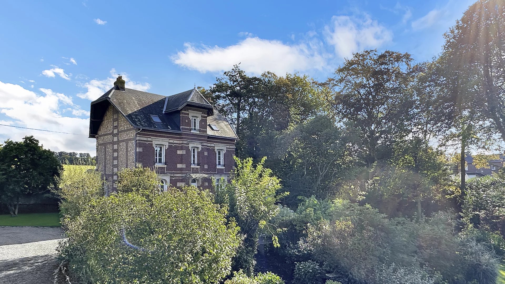 Lillebonne, Normandy, 76170, FR, 11 Bedrooms Bedrooms, ,3 BathroomsBathrooms,Residential,For Sale,1665758