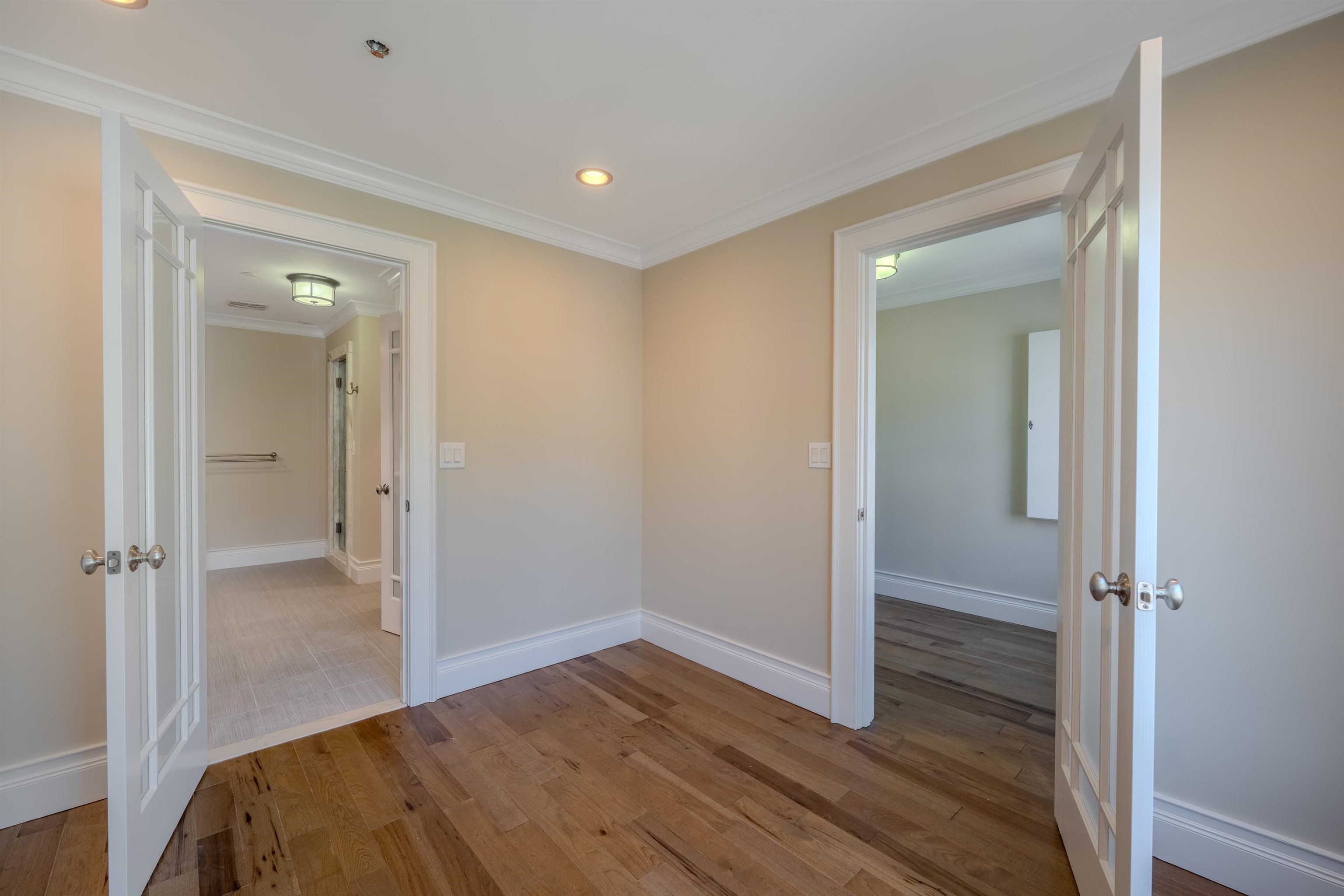 Manchester, New Hampshire, 03101, United States, 2 Bedrooms Bedrooms, ,1 BathroomBathrooms,Residential,For Sale,1933144