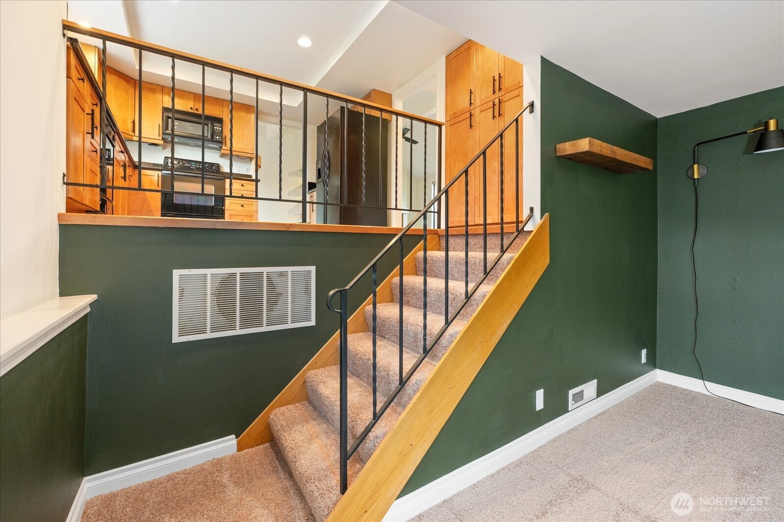 Renton, Washington, 98059, United States, 4 Bedrooms Bedrooms, ,1 BathroomBathrooms,Residential,For Sale,1989503