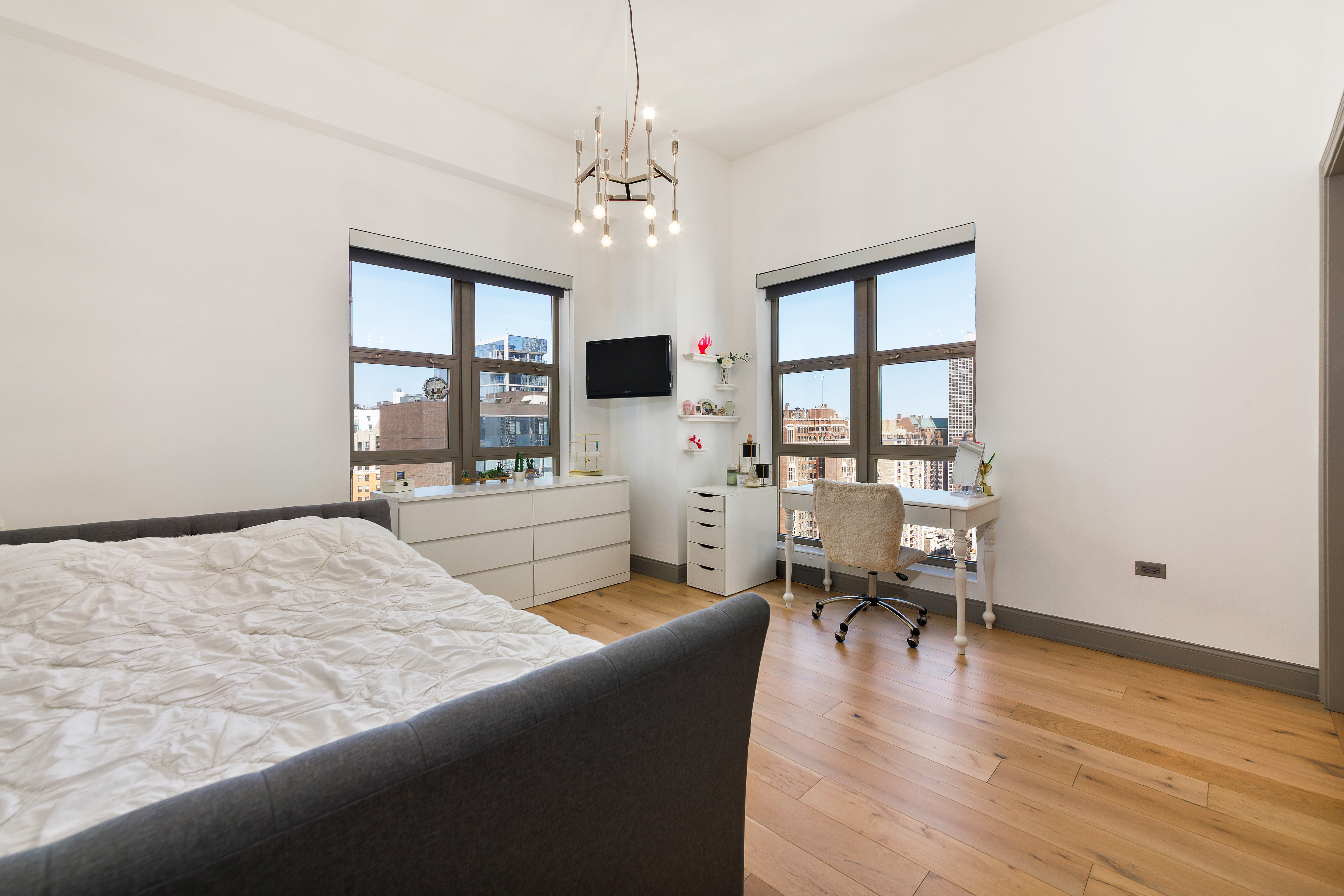  Step into Elevated City Living with this Exceptional Contemporary Residence - 物件實景