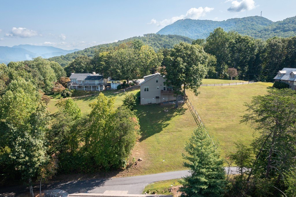 Hiawassee, Georgia, 30546, United States, 2 Bedrooms Bedrooms, ,2 BathroomsBathrooms,Residential,For Sale,1973981