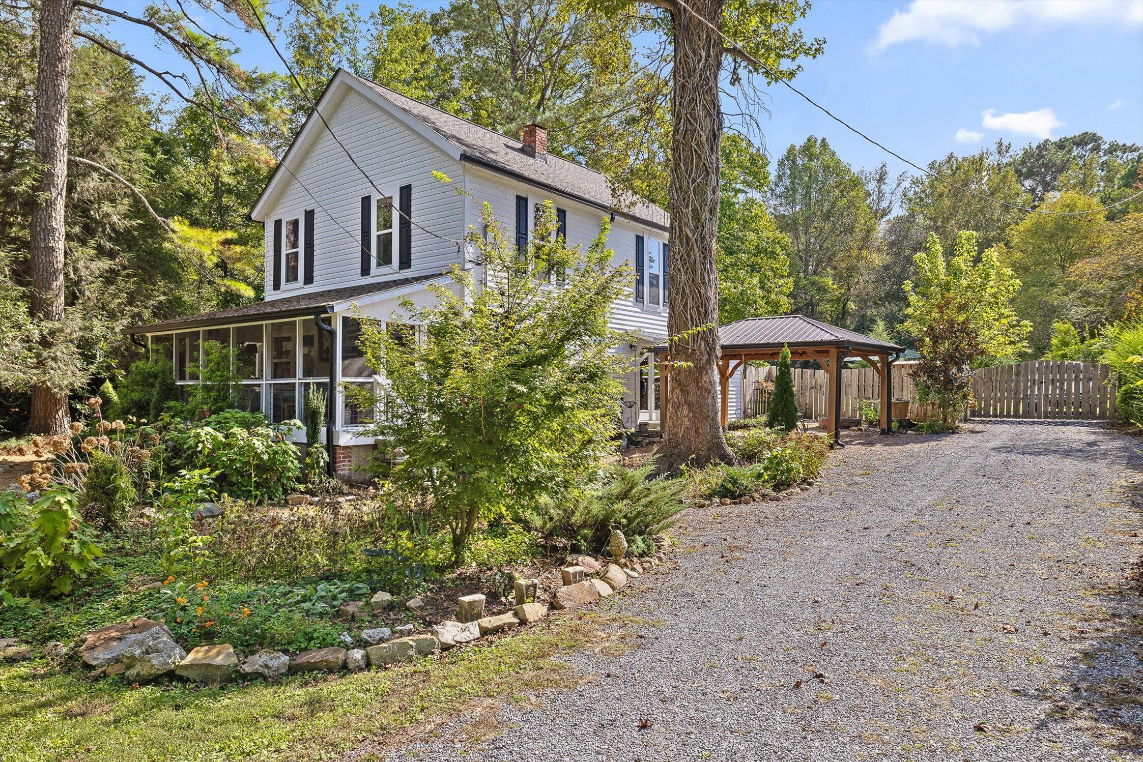 Mentone, Alabama, 35984, United States, 3 Bedrooms Bedrooms, ,2 BathroomsBathrooms,Residential,For Sale,1973723